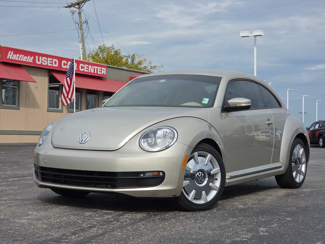 2012 Volkswagen Beetle 2.5L - Image 2