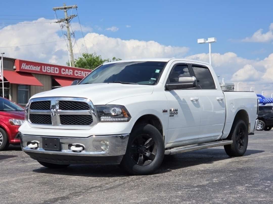 2019 Ram 1500 Classic Slt Crew 5'7" Box - Image 2