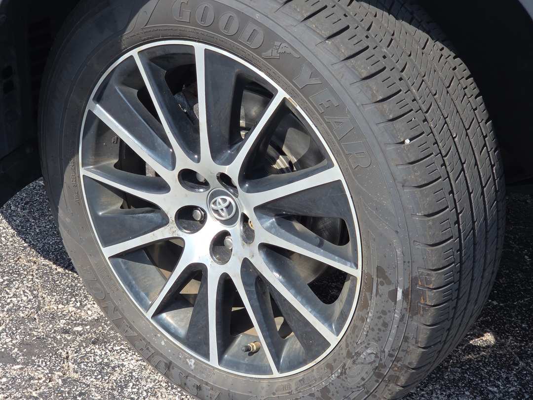 2018 Toyota Highlander Se - Image 3