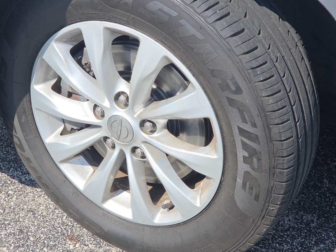 2017 Chrysler Pacifica Touring - Image 3